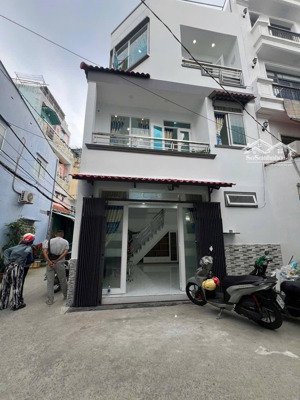 bán nhà cực phẩm đường văn thân , p8 , q6 dt 42m2 giá 1 tỷ 800 triệu sổ hồng riêng , pháp lý chuẩn