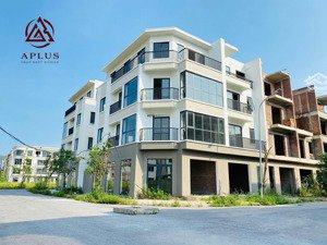 căn xẻ khe 3 mặt thoáng view mặt mương giai đoạn 1 giá 18tr/m2 - 