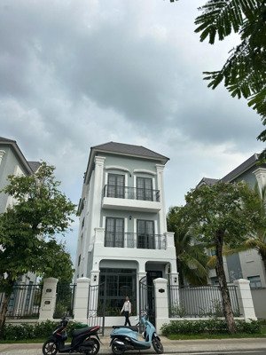 biệt thự song lập sông giá 34 tỷ tại vinhomes grand park