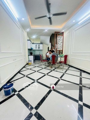 bán nhà ngọc hà ba đình, mới đẹp lung linh,lô góc,3 bước ra hồ đầm đình,vài trăm mét ra lăng bác !