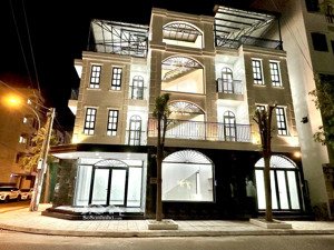 cho thuê nhà 2 mặt tiền, căn góc cực đẹp khu acc vườn xoài