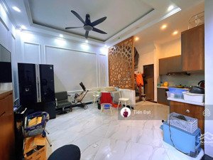 bán nhà riêng văn cao liễu giai ba đình,nhà mới đẹp ở ngay ,gần hồ tây 30m2 5 tầng, giá 7,4 tỷ.