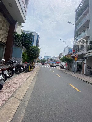 nhà mặt tiền nguyễn đình chiều đoạn 2 chiều có sẵn dòng tiền 50tr/tháng giá 35 tỷ