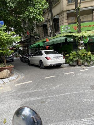 lô góc - siêu kinh doanh - mặt tiền khủng - ô tô tránh - vỉa hè rộng - ở sướng luôn nhà phố tru