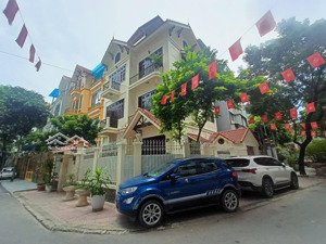 giảm 2 tỷ, trung tâm nam từ liêm, căn góc 145m2, 4 tầng đẹp, khu phân lô, nhà luôn thoáng sáng