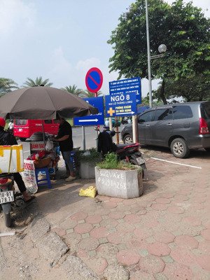 b.án nhà cực chất ngõ 8 đại lộ thăng long ô tô đỗ gần diện tích 39m5 tầng giá 7.7 tỷ