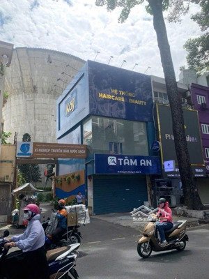 siêu phẩm mtkd đường 3/2 trung tâm quận 10 - 2 tầng - ngang 6.2m- căn góc 2 mặt tiền thoáng mát