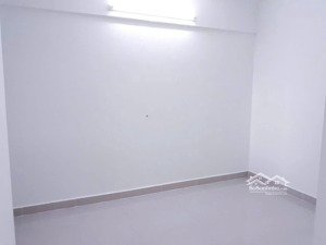 c/c bàu cát, hồng lạc,tân bình căn 2p ngủ,không nội thất,9.6tr