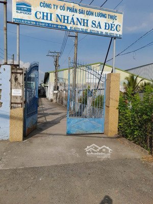 cho thuê kho 1.800m mặt tiền giáp sông, có văn phòng, nhà ăn - đường xe tải