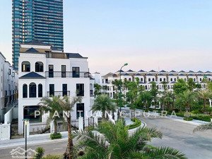 bt lô góc công viên ciputra, mt 33m, 4 tầng 1 hầm, bàn giao nhà, sổ đỏ ngay giá bán trực tiếp cđt