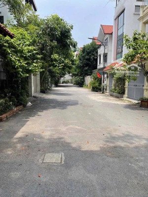 cho thuê biệt thự full đồ khu trung văn- trường olimpia- tố hữu. dt 160m2, 4 tầng. giá 30 tr/thg