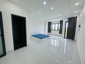 cho thuê căn hộ mới- ở kết làm văn phòng. 2pn 2wc rộng 100m full nội thất. có thang máy. 11tr/tháng