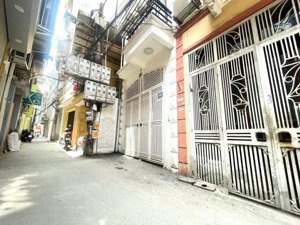 bán nhà đê la thành - mặt ngõ thông rộng nông - 40m2 x 5 tầng giá 11,3 tỷ - thang máy