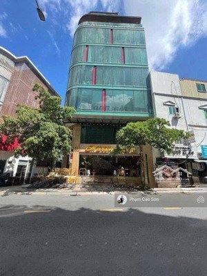 góc 2 mặt tiền ngang 9m hơn 800m2 - có thang máy số 28 rạch bùng binh, quận 3!!!