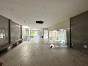 góc 2 mặt tiền ngang 14m - 300m2 sử dụng số 131 nguyễn đình chiểu, quận 3..!!