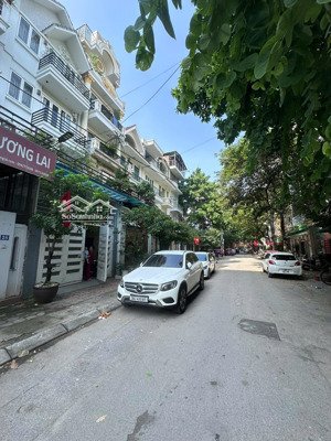 bán nhà phân lô bàn cờ, vỉa hè, ôtô tránh - phố nghĩa đô, cầu giấy - 81m2, 5tầng, mt rộng - 28,8 tỷ