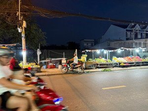 đất trống 900m² mặt tiền phan văn hớn ,chợ đại hải sầm uất, thích hợp mở siêu thị / kho / showroom!