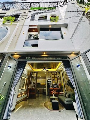 bán nhà điện biên phủ , p.6,q.3. dt: 72m2 ,giá 3 tỷ2 có hđ thuê 26tr/th sổ hồng riêng cam kết