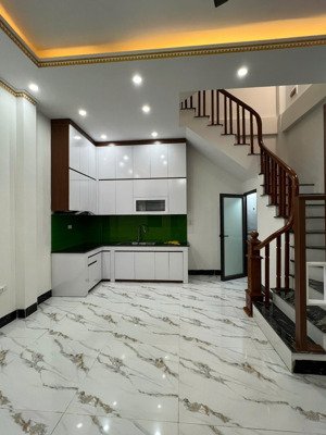 bán nhà 5 tầng lô góc gần bể bơi đa sỹ kiến hưng hà đông về ở luôn