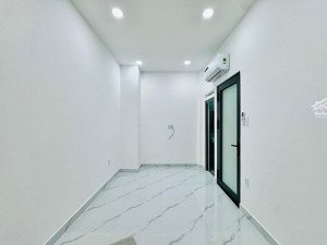 chủ thiện chí, cần bán nhanh nhà nguyễn văn thương,p22.q bình thạnhgiá chỉ 2 tỷ 650 tr sổ sạch