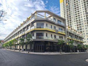 bán gấp nhà phố liền kề làng đại học,cách ga metro 8 phút di chuyển thanh toán 2,3 tỷ nhận nhà ngay