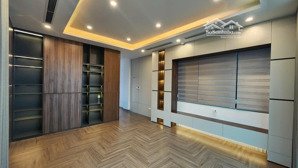 tòa nhà văn phòng + ở 9 tầng. mới xây, kiên cố, hiện đại trung tâm yên hòa, ngõ rộng ô tô qua nhà