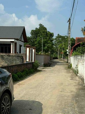 không ngập úng. duy nhất 1 lô tại thụy an, ba vì giá dưới 1 tỷ. s103m full thổ cư, mt5m. 950tr