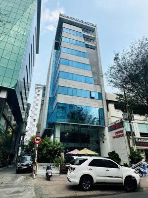 vị trí vàng - bán góc 2mt trần não, q2 - dt : 6 x 30(150m2) hầm 7 tầng - hđt : 110tr/th - giá 40 tỷ