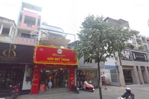 bán gấp nhà góc 2 mặt tiền quận 1 dt 10m x 18m hđt 130 triệu giá 50 tỷ thương lượng