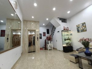 thông số quá đẹp, láng hạ 42m*6t*mt4m*giá 13,5 tỷ, ngõ thông, gần phố, thang máy, kdvp. ở vip.