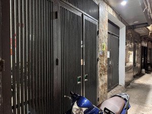 siêu phẩm cẩu giấy -ccmini dòng tiền kinh doanh -8 tầng thang máy-full nội thất -giá nhỉnh 18 tỷ