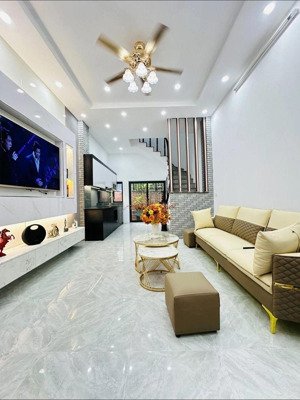 35m2, 5 tầng, chỉ 8 tỷ 6, phan đình giót, thanh xuân.