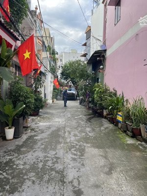 bán nhà kế đại học công nghiệp & bv quân y 175