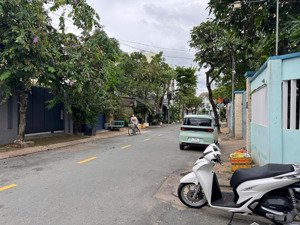 bán nhà 1t1l khu kiến thiết - hiệp phú. 6.8 x 16 = 110m2. 10 tỷ