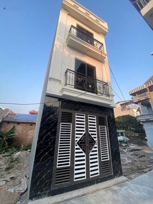 nhà độc lập xây mới 37m2x4t, ô tô vào cửa, gần bến xe yên nghĩa, giáp ql6