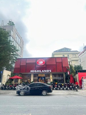 bán khuôn đất mặt tiền tạ hiện - đối diện chung cư - dt: 15m x 18m - hđt 180tr/tháng - giá 350tr/m2