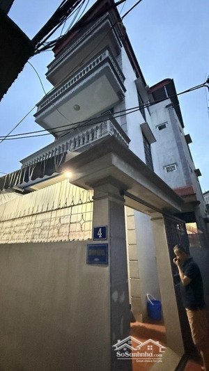 căn nhà siêu đẹp rộng thoáng dân cư đông đúc giàu có an ninh đỉnh tiện ích bạt ngàn