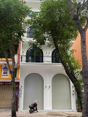 cho thuê toà nhà 2 mặt tiền 99 trương định phường võ thị sáu quận 3