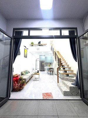 nhà 1 trệt 1 lửng thiết kế kiểu âu xinh lung linh - ngay chợ thiếc lê văn khương