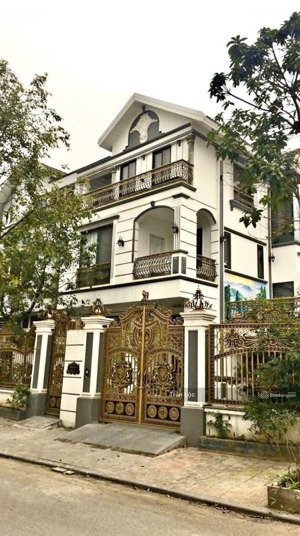 chính chủ bán căn biệt thự lão thành cách mạng, trần kim xuyến, yên hòa, cầu giấy, hà nội.