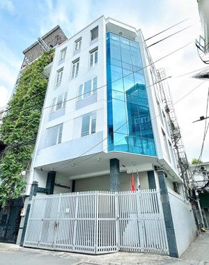 cho thuê nhà đường hoàng việt, khu vip đệ nhất. dt: 8x21m. hầm 4 lầu sân thượng. sàn trống suốt.