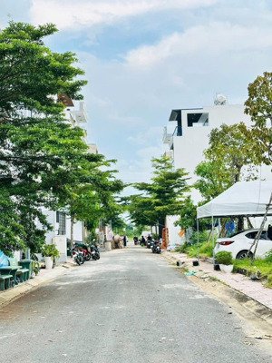 bán đất đường 8m kdc saigon south, lê văn lương phước kiển