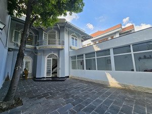 biệt thự sân vườn giá hiếm tại an phú the vista - q2