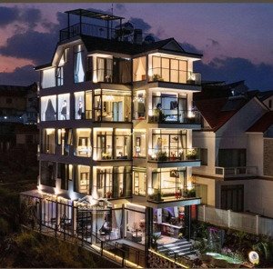 giảm 5 tỷ khách sạn cao cấp 241m2 6 tầng hoàn công thu nhập 150-300tr/tháng view thoáng đẹp