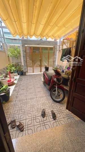 nhà 2 mặt tiền đường hồ bá phấn