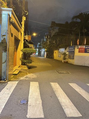 ngộp cần bán nhanh nhà lê quang định, p.5, q.bt, dtxd 74 m2, 3 tầng. hẻm 5 m, giá 12 tỷ nay 10,5 tỷ