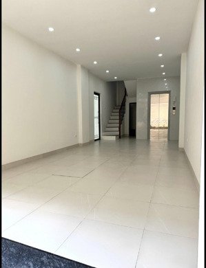 bán nhà ngọc thụy long biên hà nội diện tích : 40,5m2 * 6 tầng * 3,7m * 11 tỷ ôtô căn góc