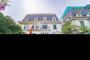 bán biệt thự mỹ đình - mễ trì. sổ đỏ 194m. mt 9m. 4 tầng. 2 thoáng. sân vườn- 66.5 tỷ 