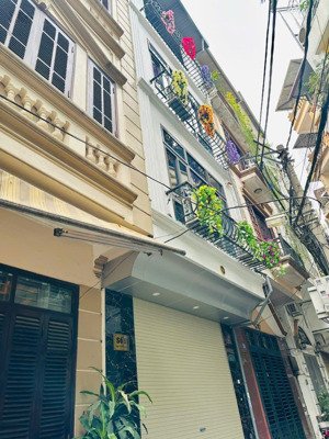 bán nhà phố hào nam - 50m2 - 4 tầng - mt 4m - giá nhỉnh 11 tỷ - nội thất tuyệt đẹp