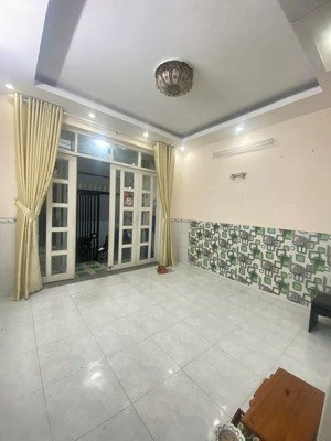 hạ giá bán gấp nhà 1 trệt 1 lầu cứng cáp , gần ubnd phường thống nhất